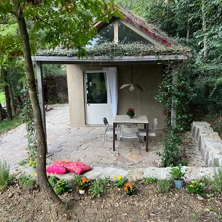 Eco-chic Retreat: Countryside Oasis Near Florence *