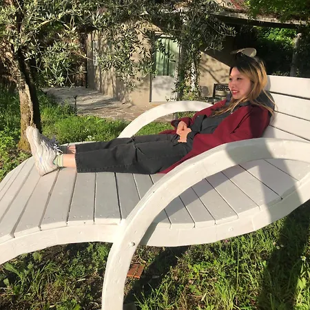 Eco-chic Retreat: Countryside Oasis Near Florence בקתה
