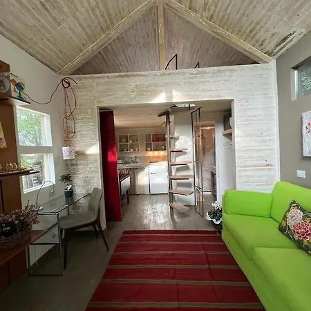 Chalet Eco-chic Retreat: Countryside Oasis Near Florence *