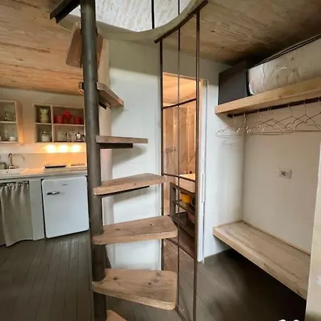 Chalet Eco-chic Retreat: Countryside Oasis Near Florence Pozzolatico