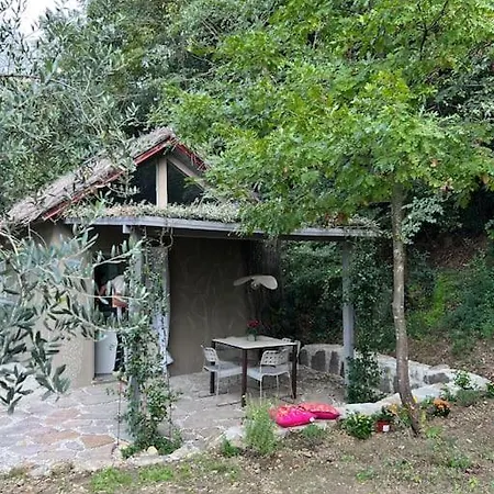 Eco-chic Retreat: Countryside Oasis Near Florence Pozzolatico